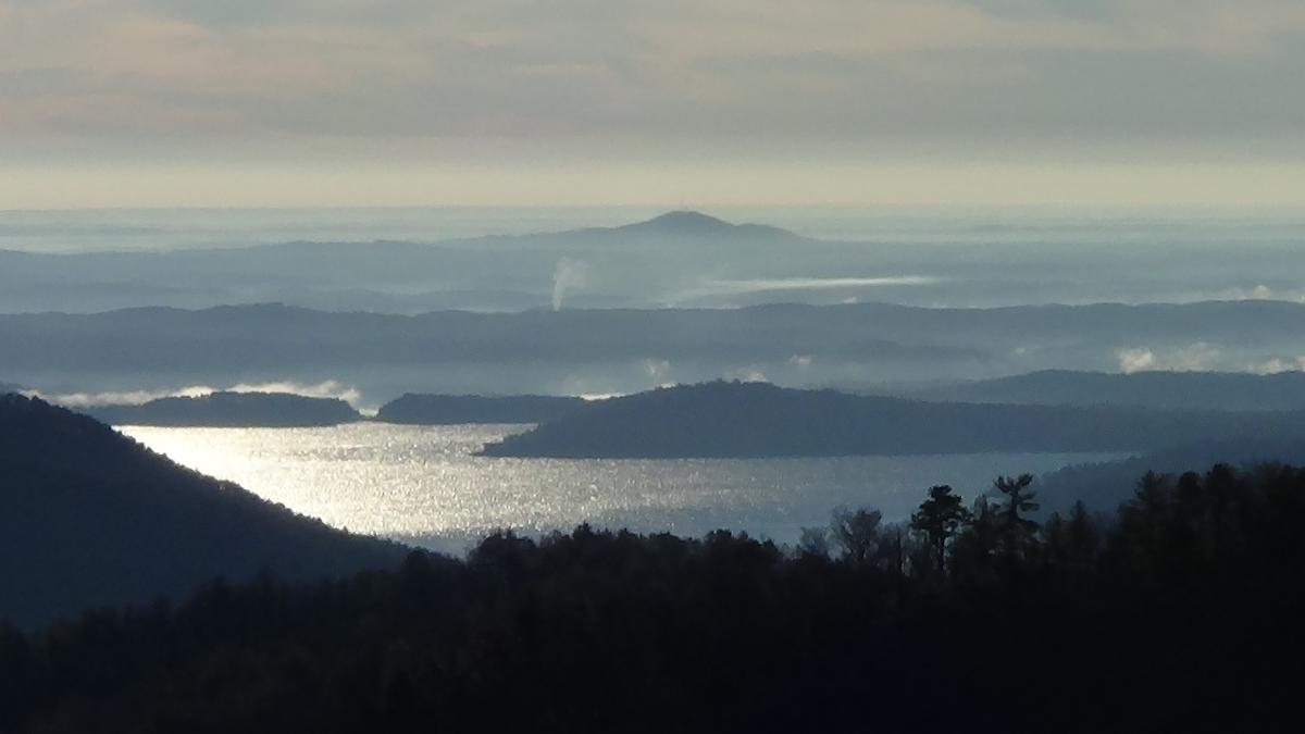 Lake_Jocassee_SC_Near_Whitewater_River